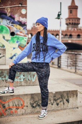 Woman Loona Martial Original | Freeman T. Porter Cropped