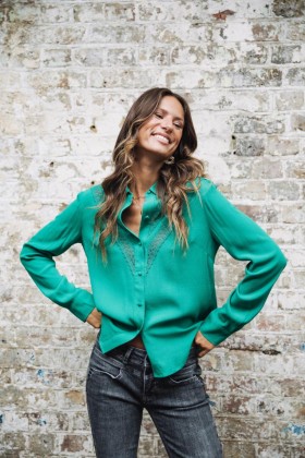  Blusas e camisas femininas Cecily Plain Color Evergreen | Freeman T. Porter