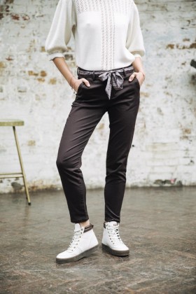 Claudia Felicita Black Coffee für Damen | Freeman T. Porter Cropped