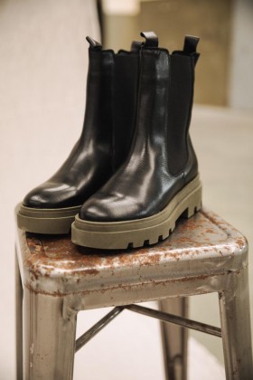  Ivana Schwarz Damenschuhe | Freeman T. Porter Schuhe